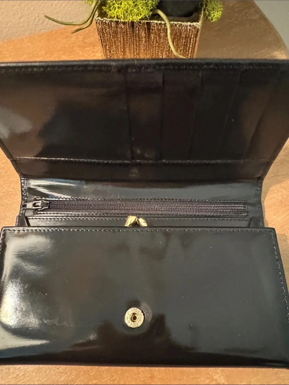 Vintage Gucci French Clutch Black Patent Wallet - Picture 5 of 11